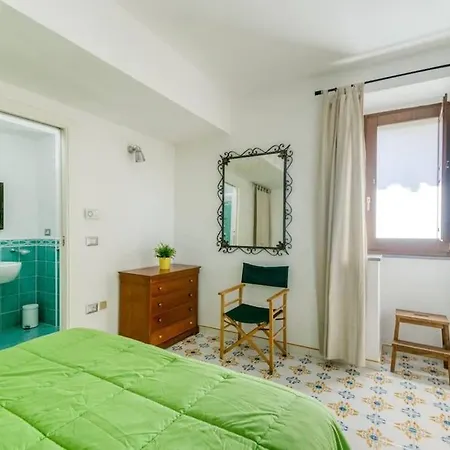 Apartment Il Vicolo - Bilocale In Centro A Con Cucina E Patio, Fino A 3 Persone