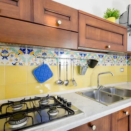 Apartment Il Vicolo - Bilocale In Centro A Con Cucina E Patio, Fino A 3 Persone *