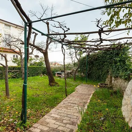 Il Vicolo - Bilocale In Centro A Con Cucina E Patio, Fino A 3 Persone